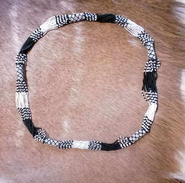 African Zulu necklace - black/white