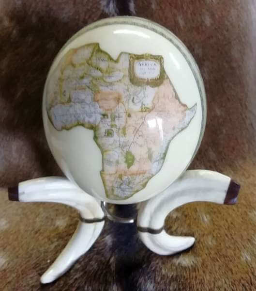 Back view of ostirch egg Big 5 ostirch egg - map of Africa