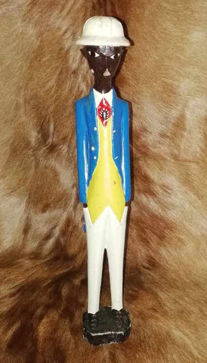 Wooden colonial gentleman
