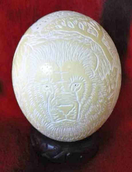 Big 5 ostirch egg carved Big 5 ostirch egg carved