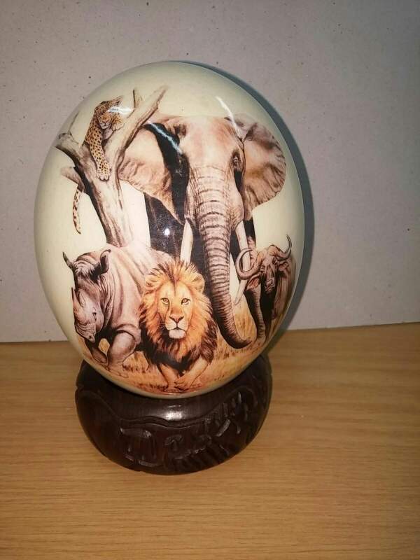 Wooden ostrich egg holder