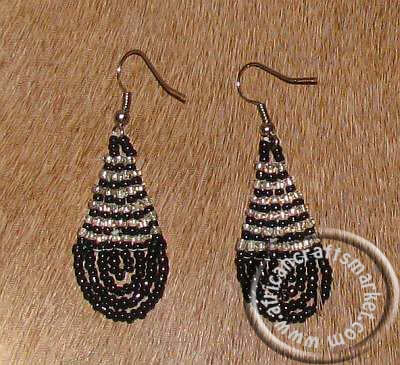 Zulu beaded earrings Zulu beaded earings - black