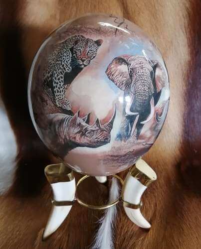 Big 5 animals on an ostrich egg